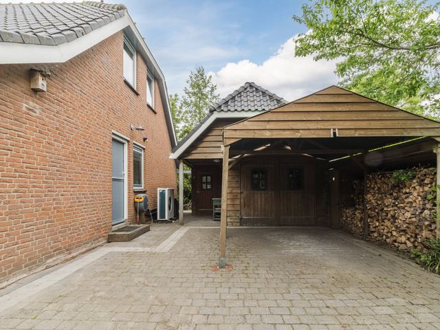 't Woudt 13, Schipluiden