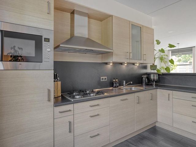 Elzenseloop 8, Heesch