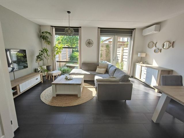 Elzenseloop 8, Heesch