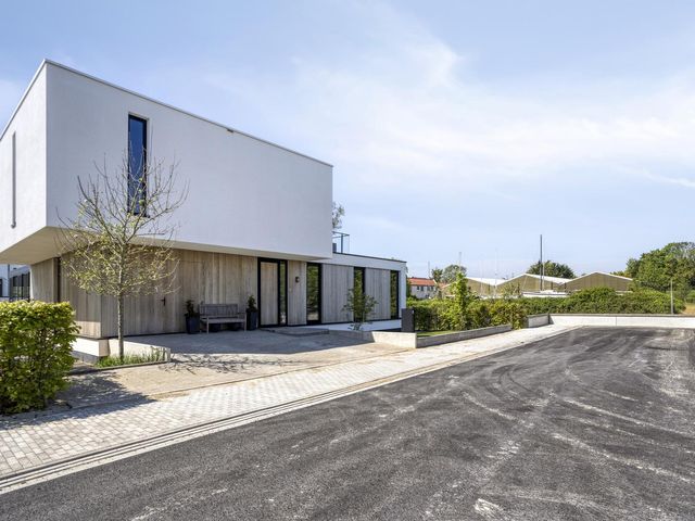 Ekingen 8, Kamperland