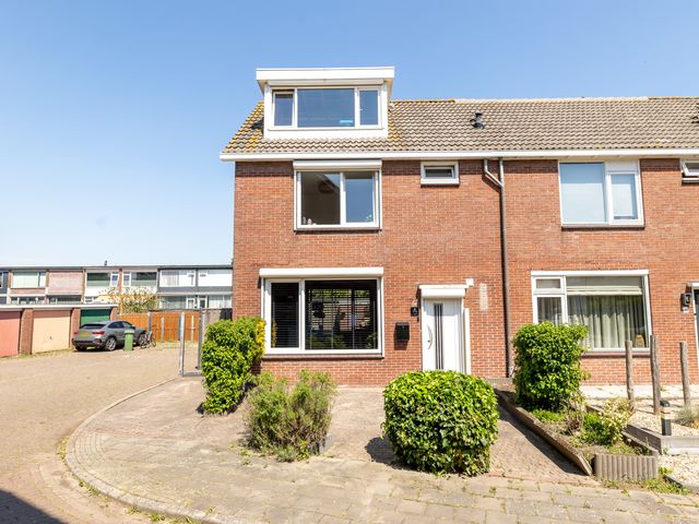 Zuiderzeestraat 8, Oost-Souburg