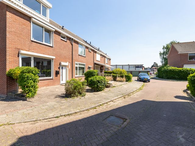Zuiderzeestraat 8, Oost-Souburg