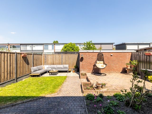 Zuiderzeestraat 8, Oost-Souburg