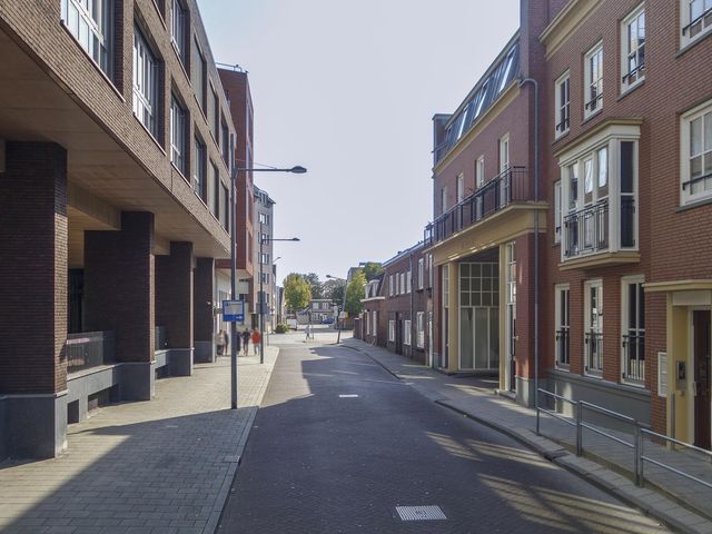 Kluisstraat 42, Helmond