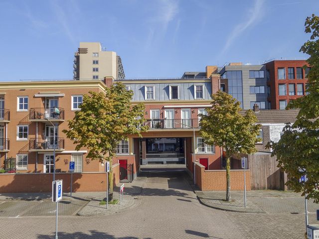 Kluisstraat 42, Helmond