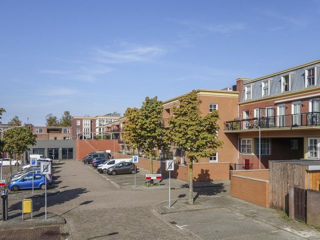 Kluisstraat 42, Helmond