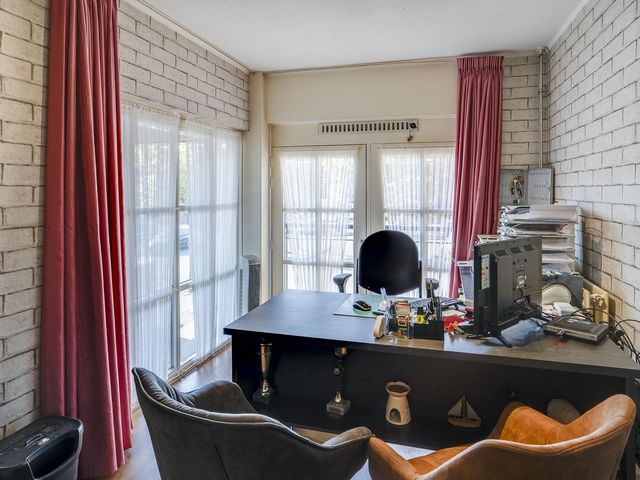 Kluisstraat 42, Helmond