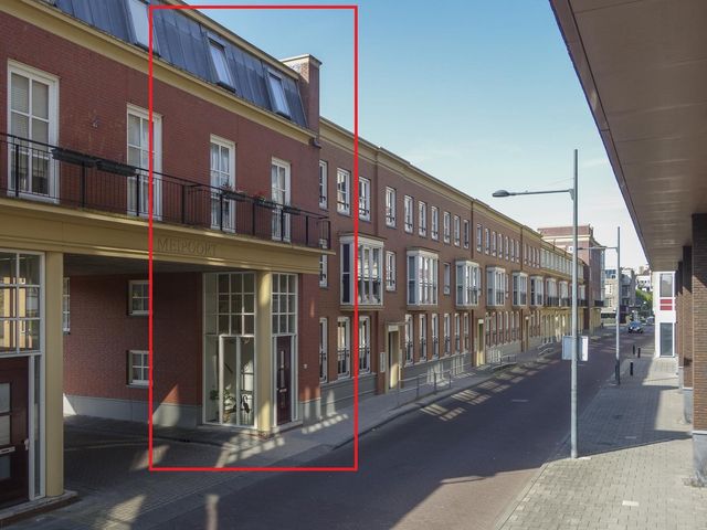 Kluisstraat 42, Helmond