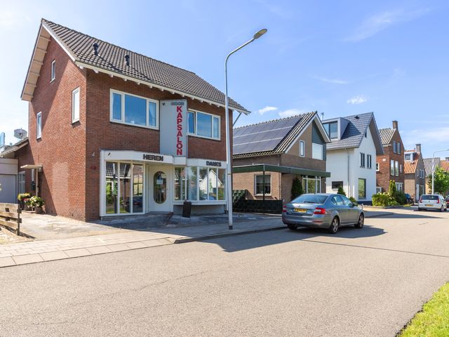 Westeinde 49, Roelofarendsveen