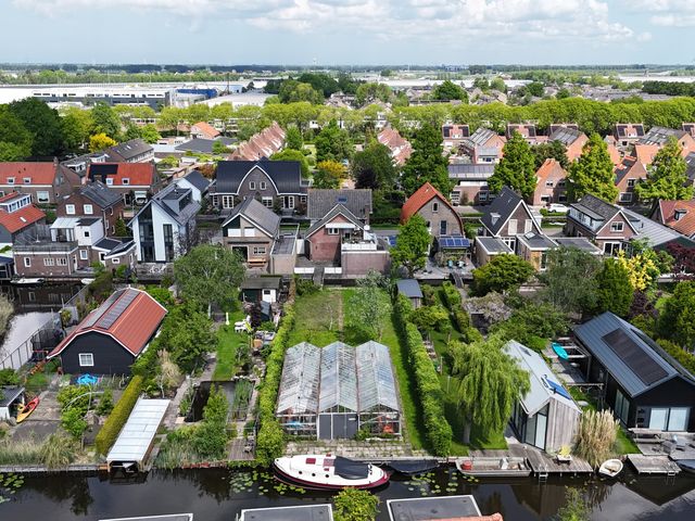 Westeinde 49, Roelofarendsveen