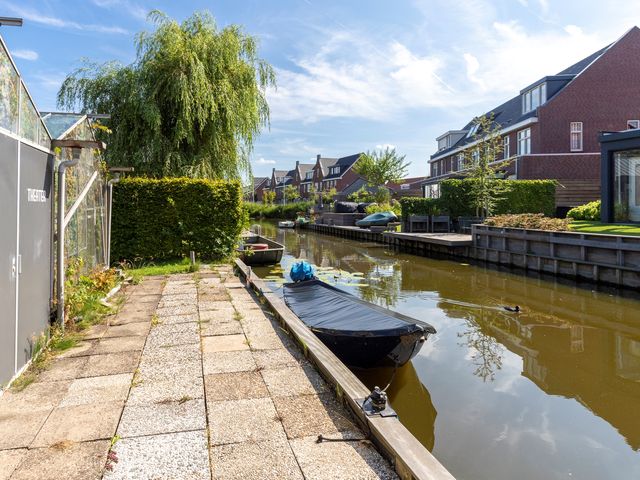 Westeinde 49, Roelofarendsveen