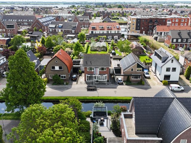 Westeinde 49, Roelofarendsveen