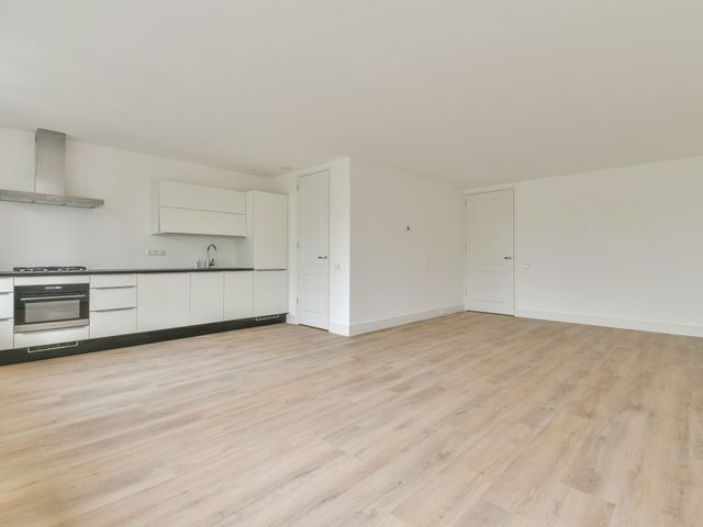 Polderplein 76, Hoofddorp