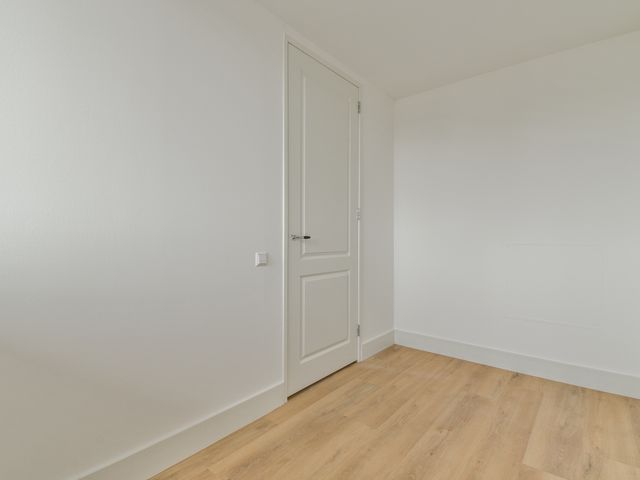 Polderplein 76, Hoofddorp