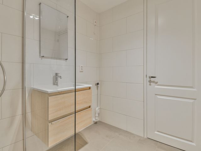 Polderplein 76, Hoofddorp