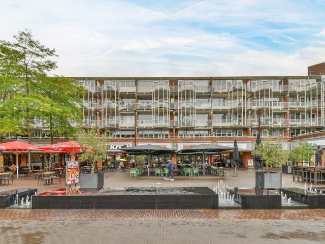 Polderplein 76, Hoofddorp
