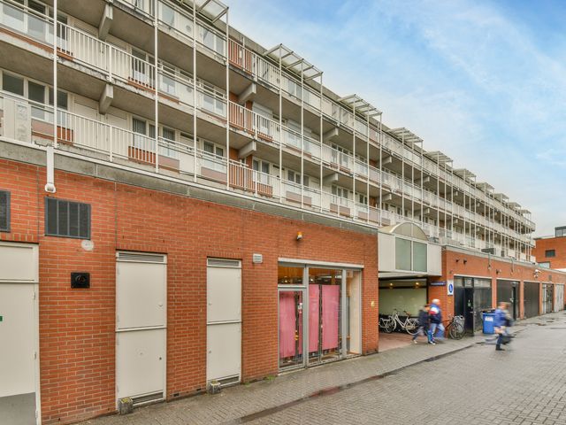 Polderplein 76, Hoofddorp
