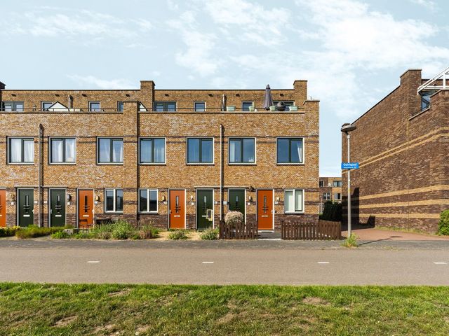 Osirispad 43, Almere