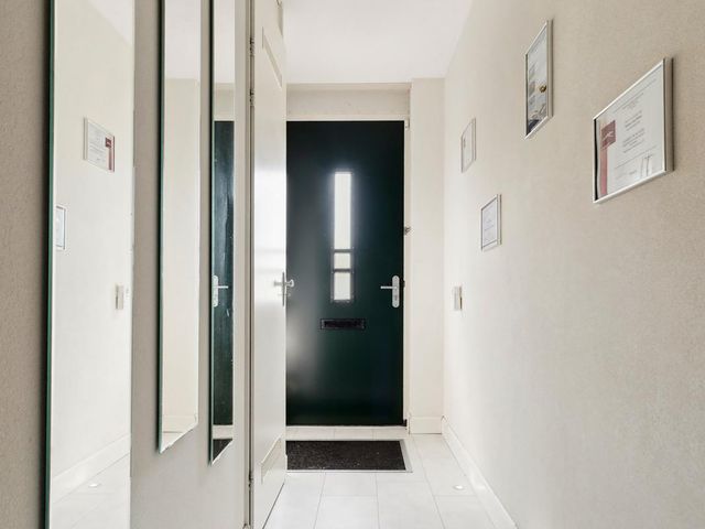Osirispad 43, Almere