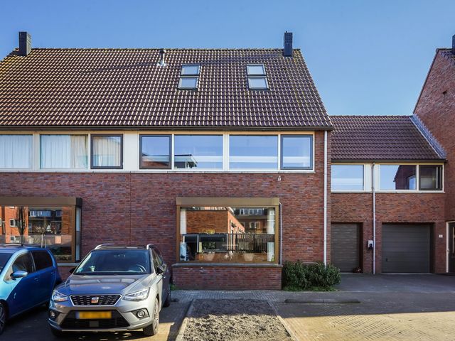 Juttepeer 31, Den Hoorn