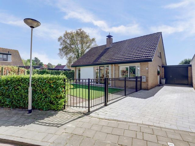 Zeedahliaweg 24, Renesse