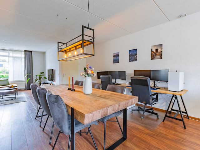 Valkenswaardstraat 106, Tilburg
