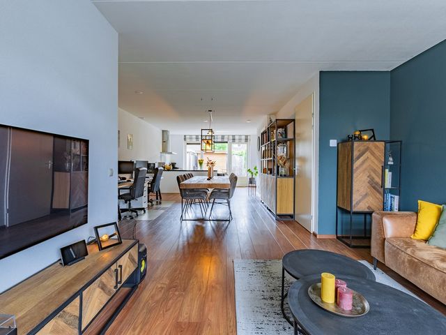Valkenswaardstraat 106, Tilburg