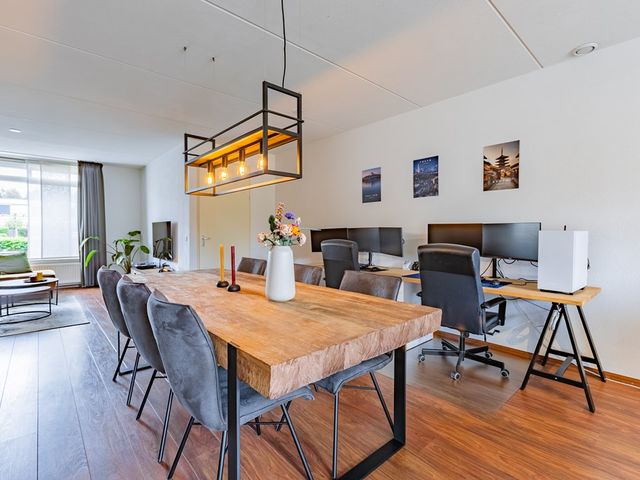 Valkenswaardstraat 106, Tilburg