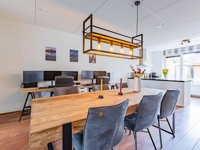 Valkenswaardstraat 106, Tilburg