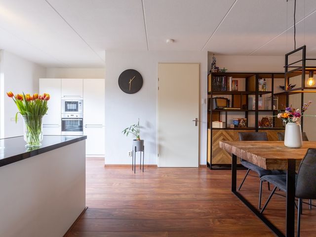 Valkenswaardstraat 106, Tilburg