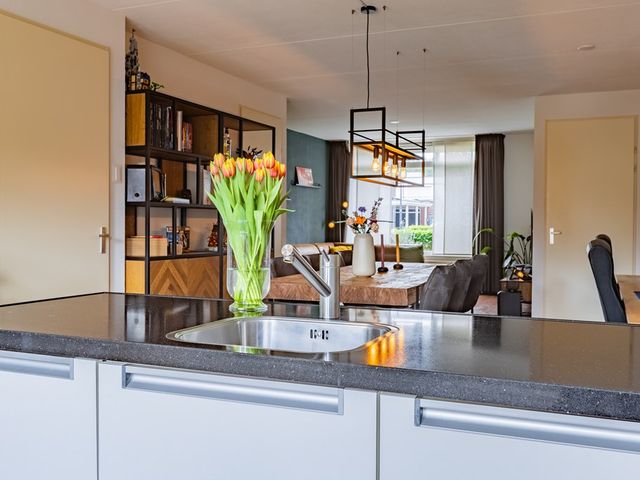 Valkenswaardstraat 106, Tilburg