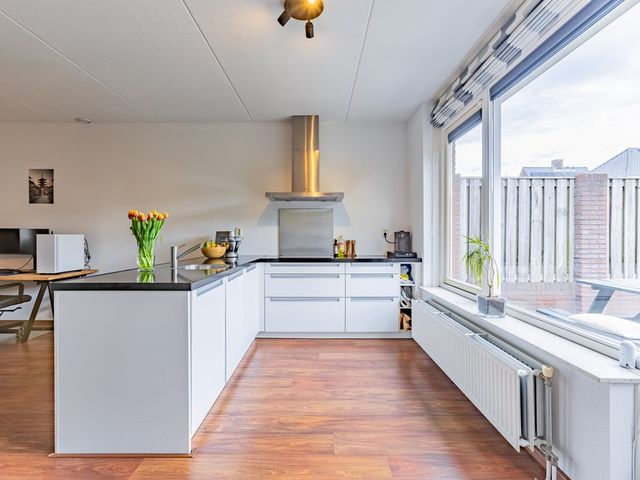 Valkenswaardstraat 106, Tilburg