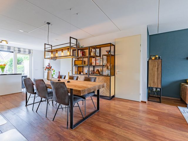 Valkenswaardstraat 106, Tilburg