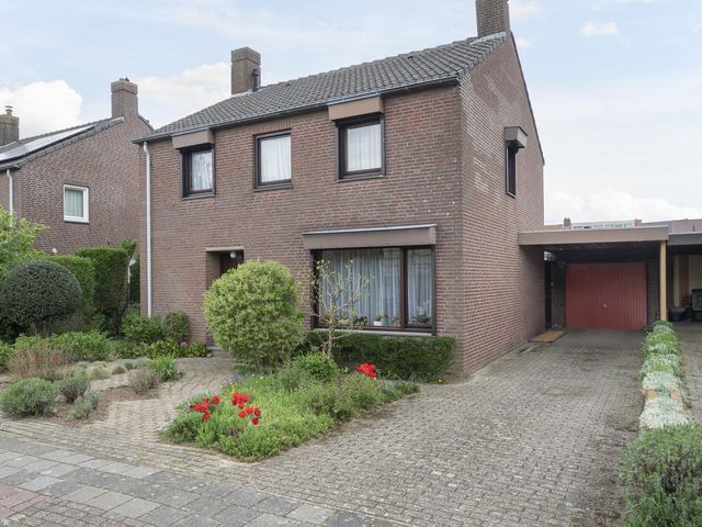Burgemeester van de Loostraat 12, Berg En Terblijt