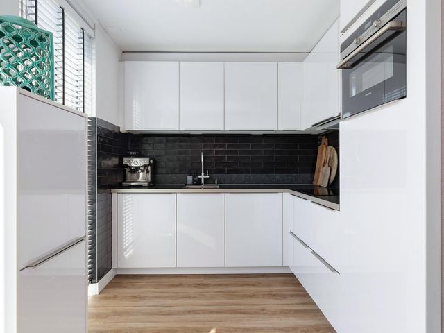 Van Bronkhorstvliet 14, Barendrecht