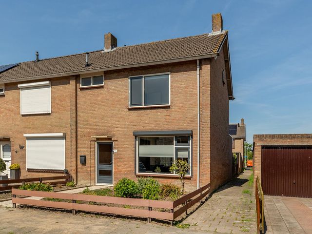 Jan van Glymesstraat 35, Fijnaart