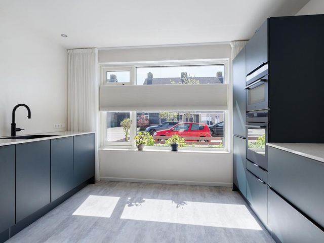 Jan van Glymesstraat 35, Fijnaart