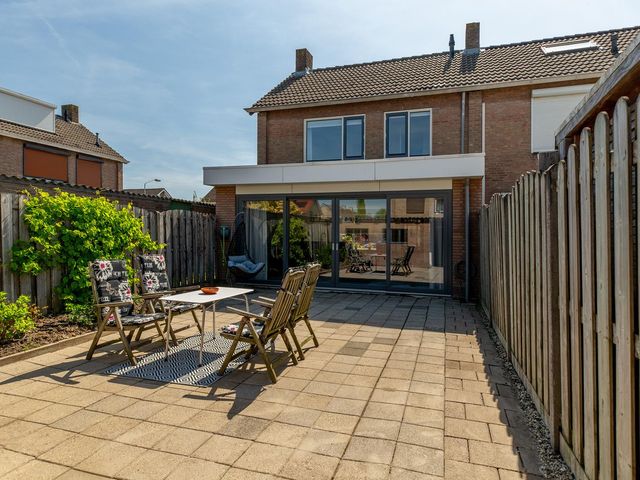 Jan van Glymesstraat 35, Fijnaart