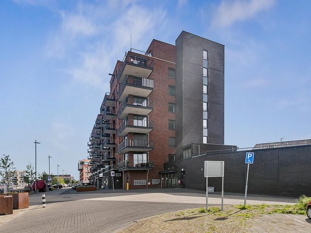 Beneluxweg 41, Terneuzen