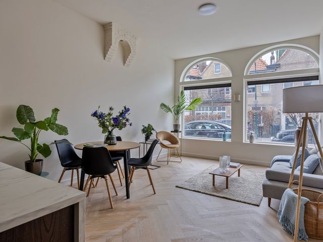 Deutzstraat 8, Oegstgeest