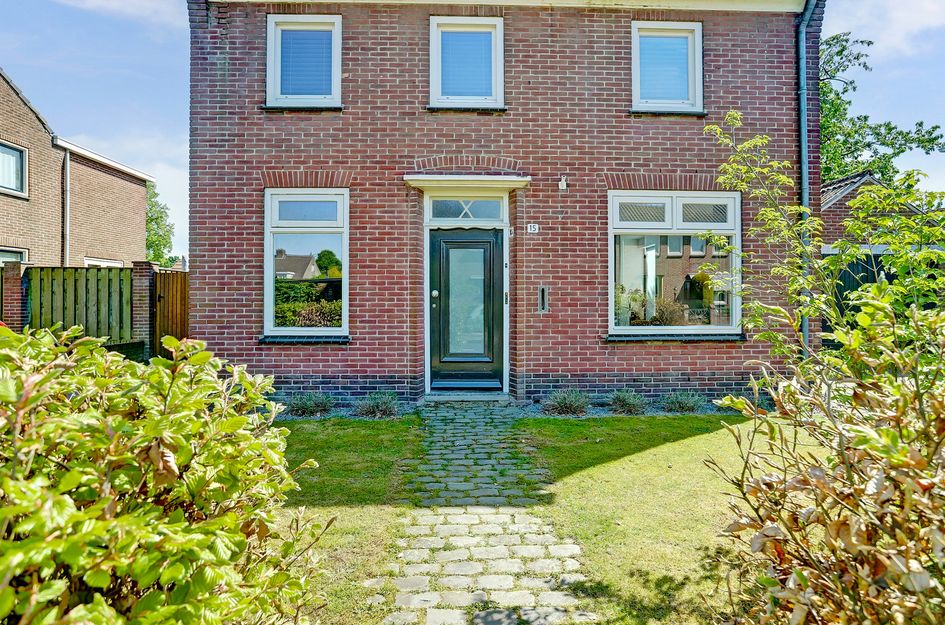 Kerkstraat 15