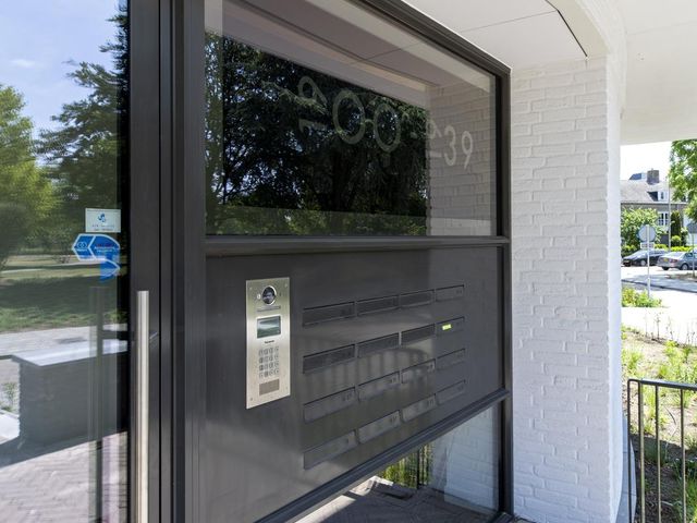 Le Sage ten Broeklaan 15 01, Eindhoven