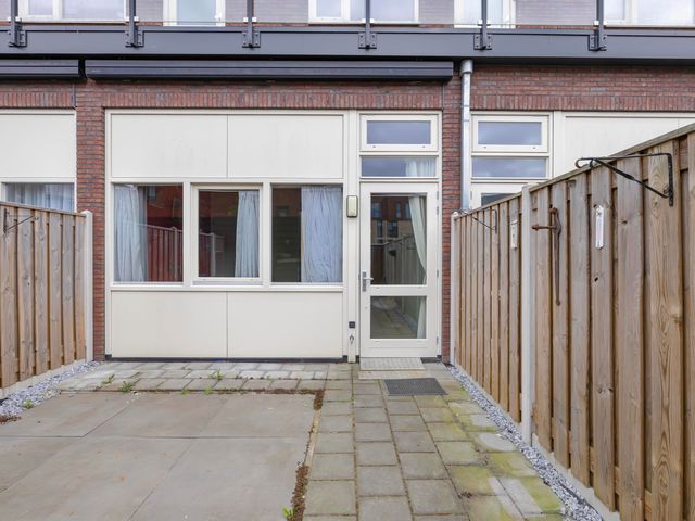 Smedingplein 7, Emmeloord