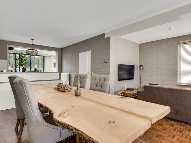 Azaleastraat 22, Nederweert