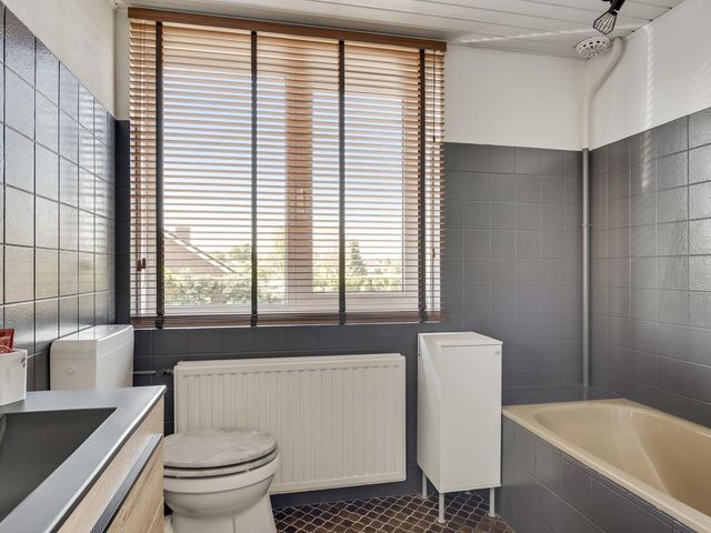 Azaleastraat 22, Nederweert