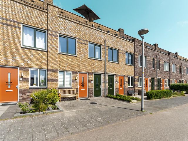 Osirispad 9, Almere