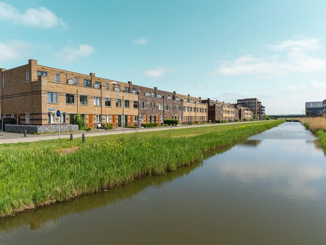 Osirispad 9, Almere