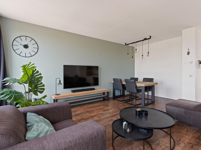 Osirispad 9, Almere