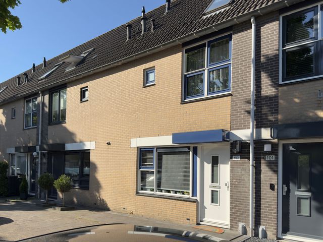 Hazenburglaan 103, Hoofddorp