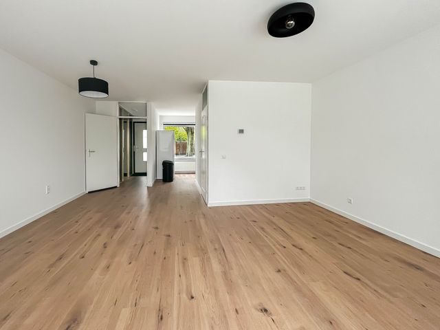 Hazenburglaan 103, Hoofddorp